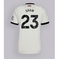 Camisa de Futebol Manchester United Luke Shaw #23 Equipamento Alternativo 2024-25 Manga Curta